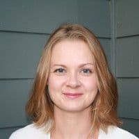 Portrait of Dr Emma Palmer